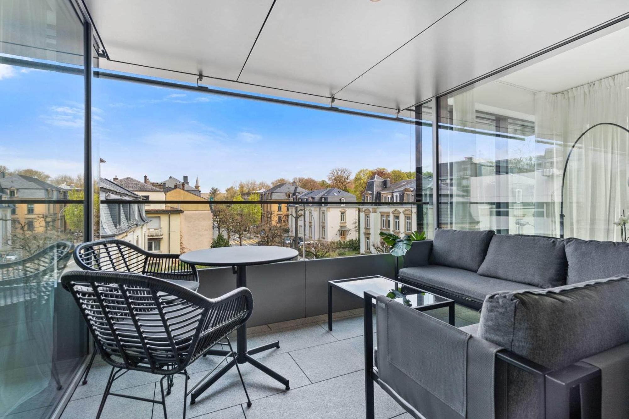 Elegant 2Br With Balcony In Heart Of Luxembourg Apartment Exterior photo
