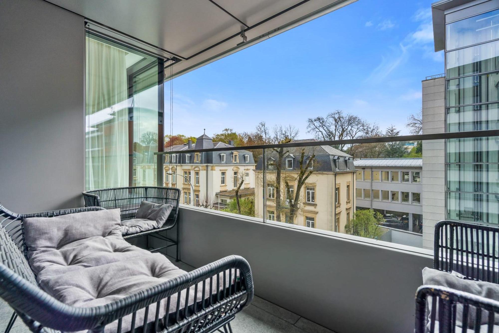 Elegant 2Br With Balcony In Heart Of Luxembourg Apartment Exterior photo